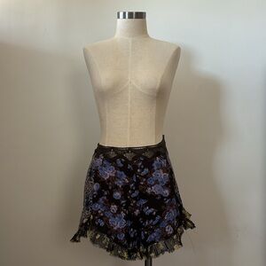 Free People lace waist flounce light weight short